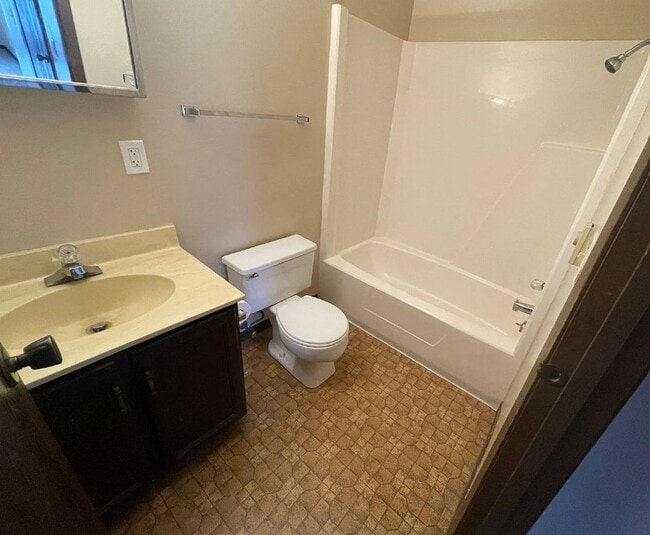 Photo - Wabash Shores Apartments