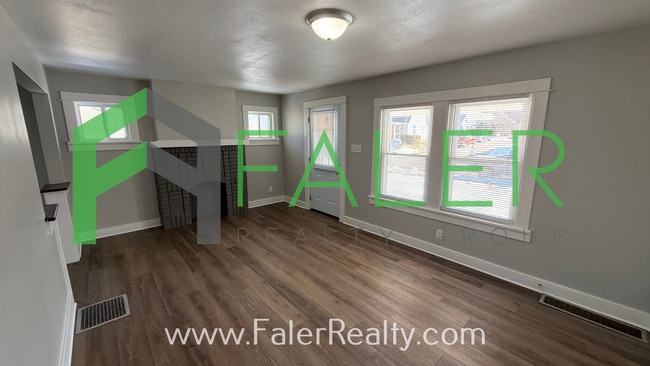 Photo - Belmont Bungalow!