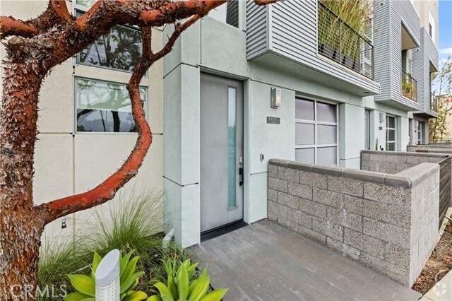 Building Photo - 1530 Greenwich Way Rental