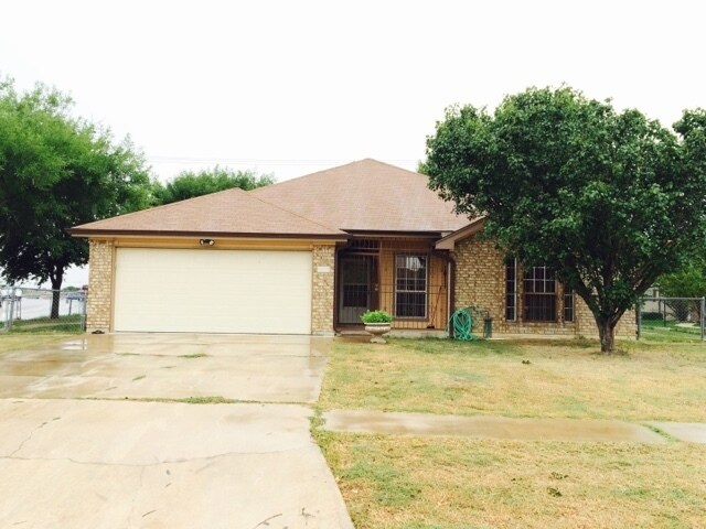 Photo - 4307 Derik Dr House
