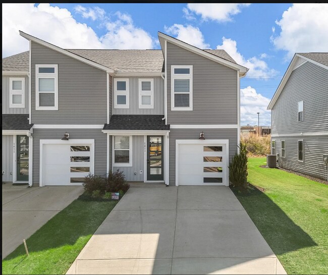 Photo - 1415 Darrowby Wy