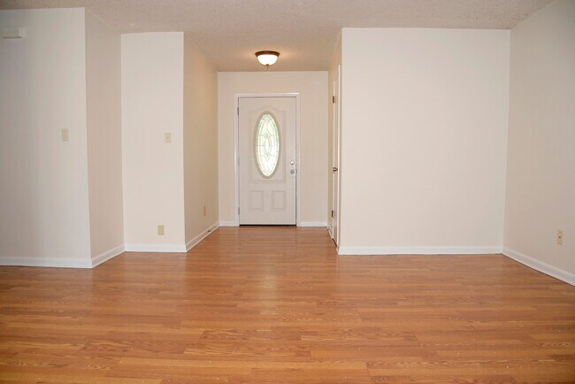 Photo - 436 Larkspur Ct