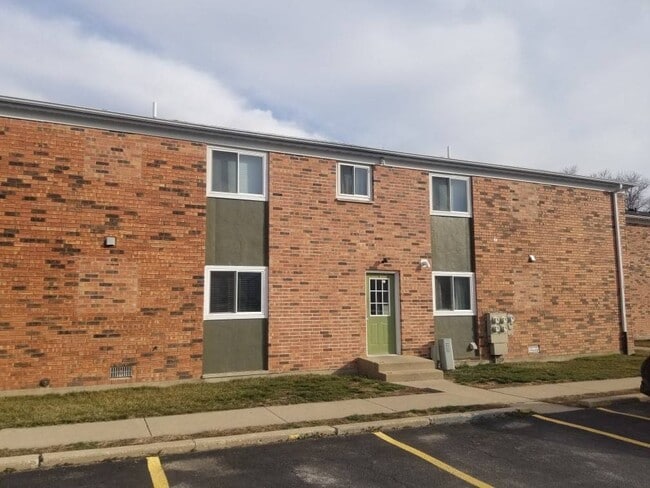 Building Photo - 205 Sandra Ave