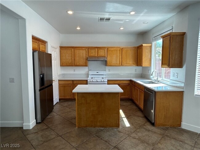 Building Photo - 8809 Timber Mesa St Rental