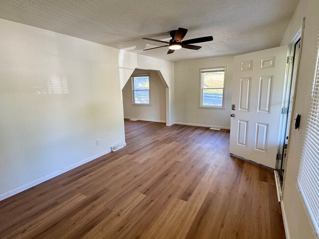 Photo - 8801 E Independence Ave