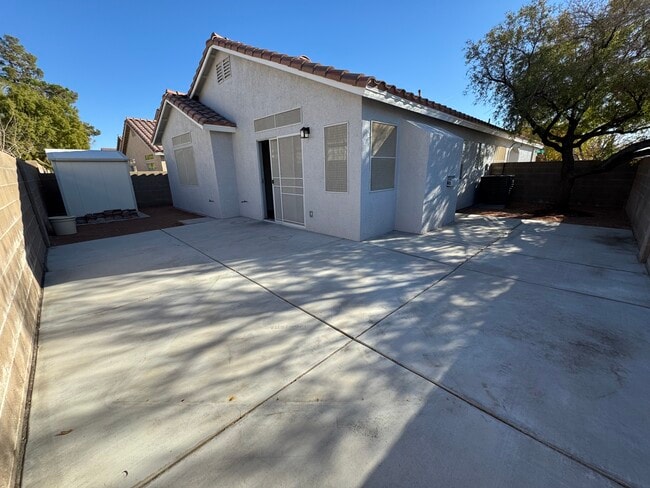 Building Photo - 7266 Crest Peak Ave Rental