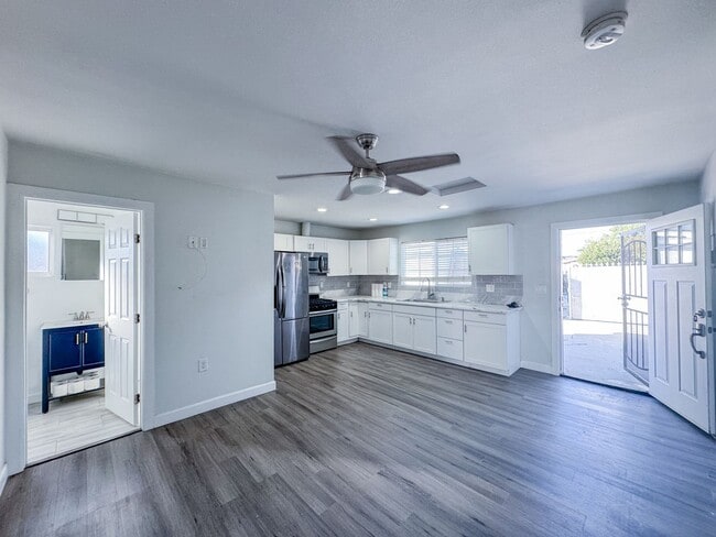 Photo - Newly Renovated Studio