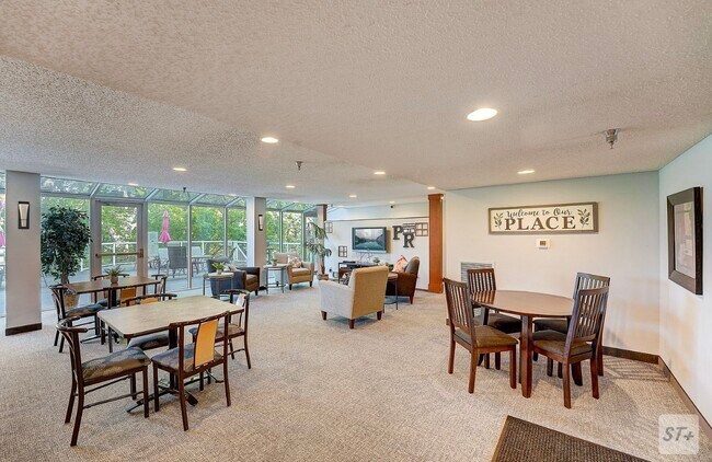 Photo - 1321 Lake Dr W Unit #124