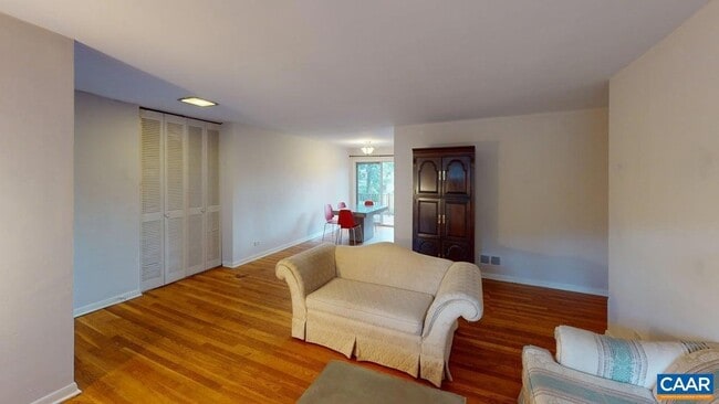 Photo - 130 Apple Tree Rd Unidad B