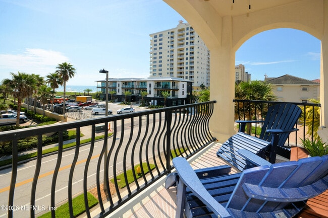 Building Photo - 922 1st St S Unit 302