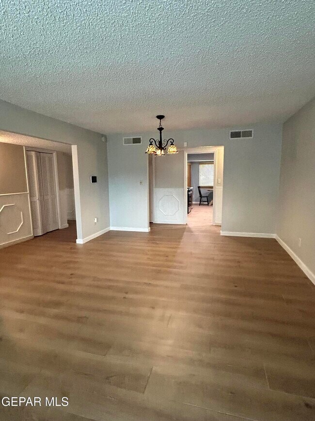 Photo - 3610 Buxton Dr