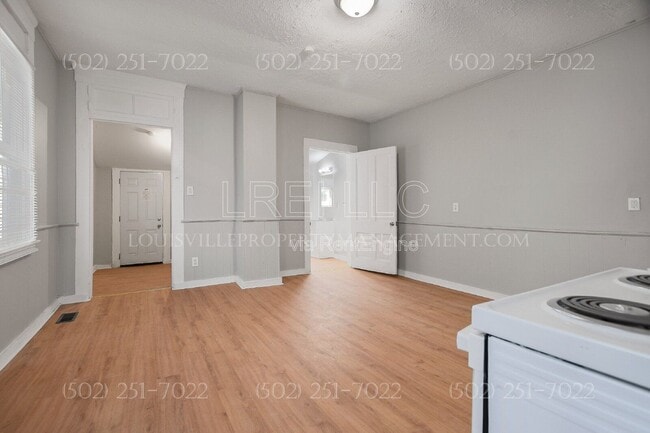 Photo - 2424 Rowan St