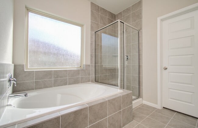 Photo - 8411 Beacon Bay Cir