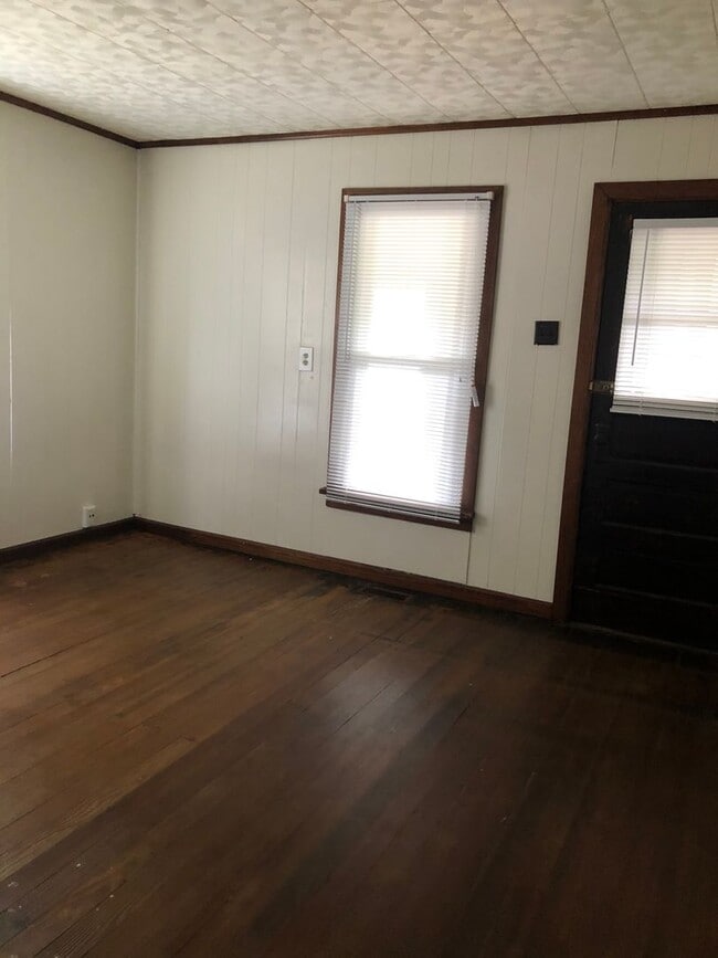 Photo - 1017 W 11th St