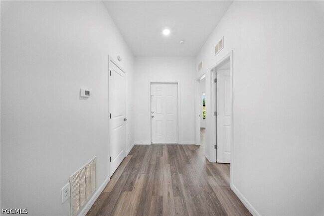 Photo - 26481 Sandhill Blvd