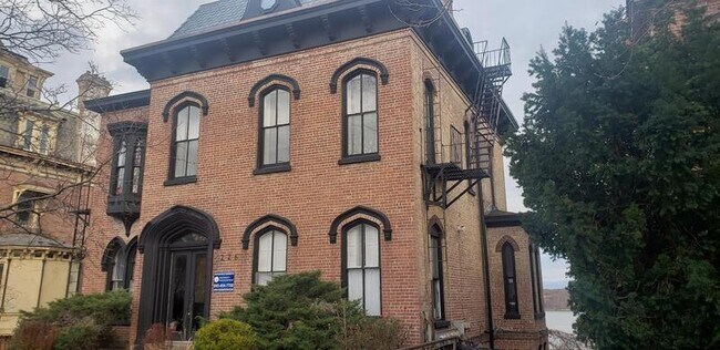 Photo - 226 Montgomery St