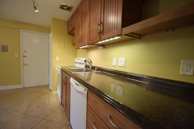 Photo - 1 Colonial Village Dr Unit 3