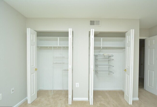 27 Canterbury Sq Unit 301