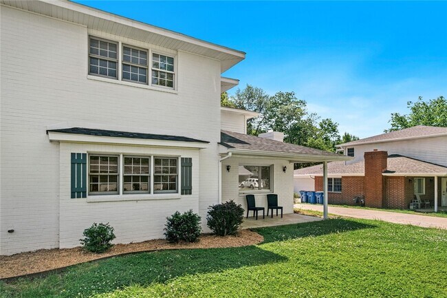 Photo - 1604 Oakwood Ave