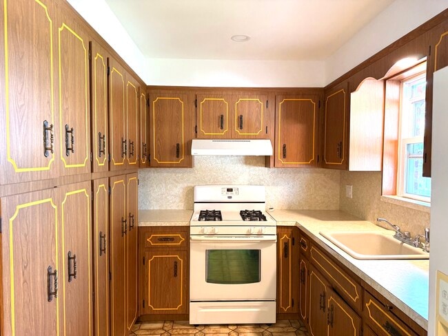 169 Fulton Ave Unit 1 -first floor -private entrance