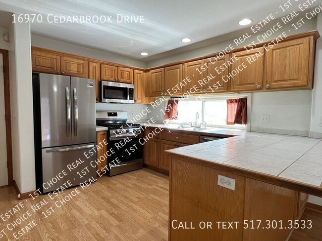 Photo - 16970 Cedarbrook Dr