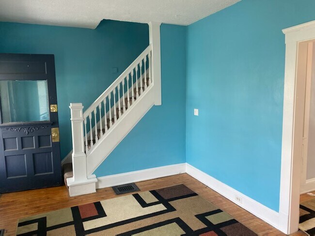 Photo - 1299 Hird Ave