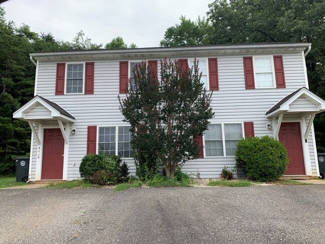 Building Photo - 448 Three Creeks Ct Unit A