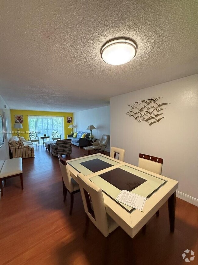 Building Photo - 5961 N Falls Cir Dr Rental