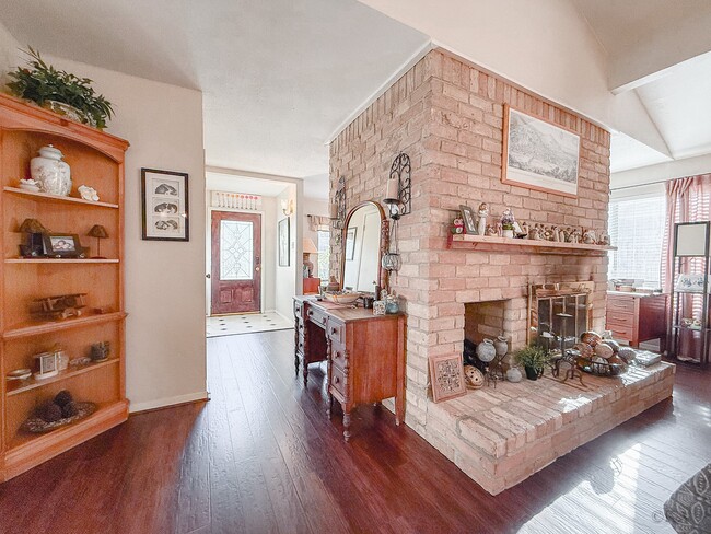 Photo - 3306 Hunterwood Dr