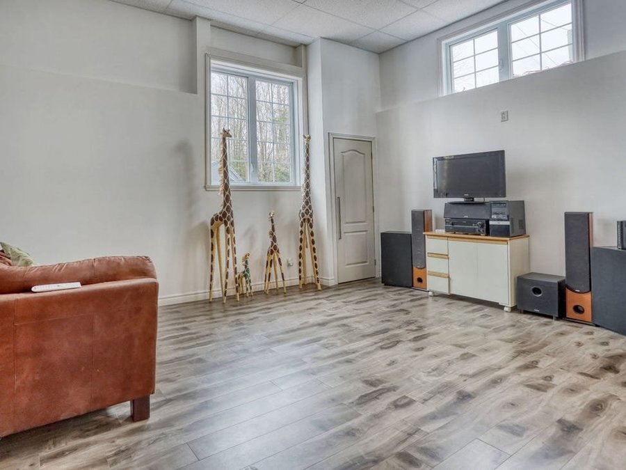 Photo - 2542 Babcock Rd