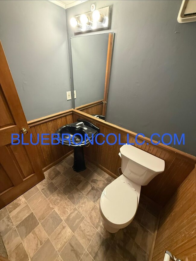 Photo - 101 SW Oxford Pl