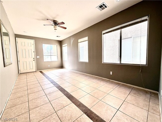 Photo - 890 Sheerwater Ave