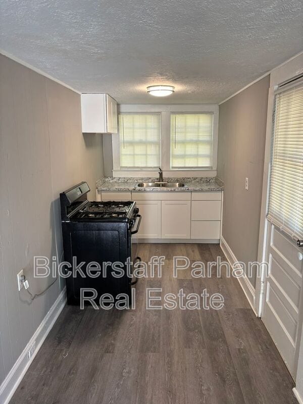 Building Photo - 3011 18th Ave Unit F