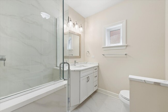 Full bath with shower - 5028 N Mozart St Unit #2