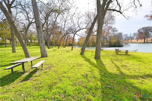 Photo - 953 River Bank