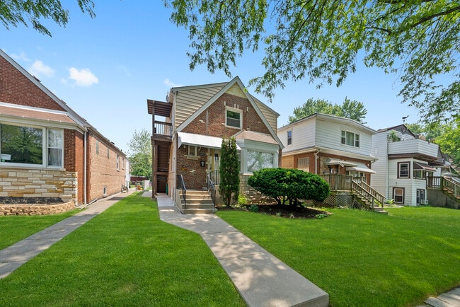 Building Photo - 3055 N Nordica Ave Unit 2
