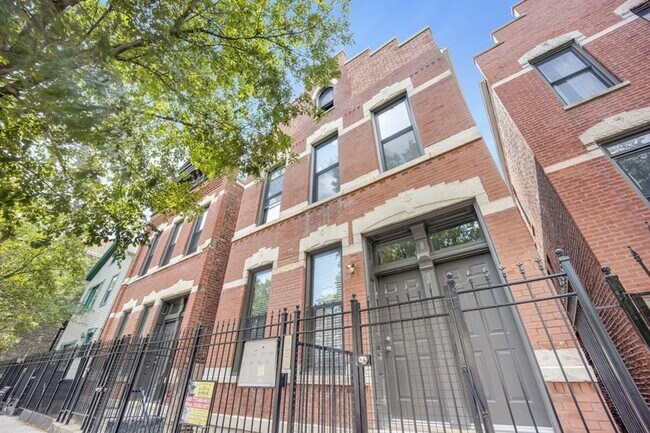 Photo - 1325 W 18th Pl Apartment Unit 1F