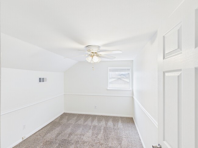 Photo - 9526 Meadowcroft Dr