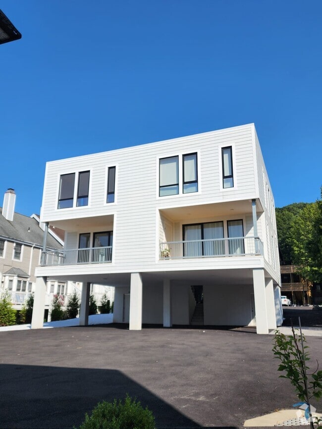 Building Photo - 904 Quinnipiac Ave Rental
