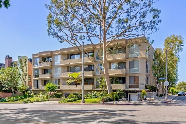 Building Photo - 2301 S Beverly Glen Blvd Unit 107