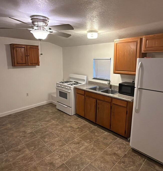131 Cottage Ln