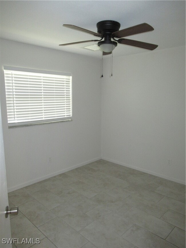 Building Photo - 6192 Principia Dr Unit 2