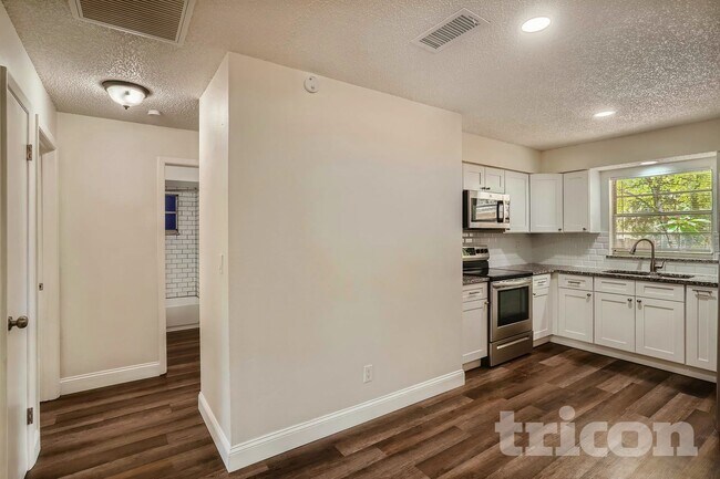 Photo - 4926 Haines Rd N