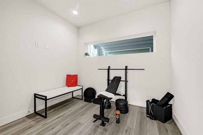 Photo - 3313 Baer St