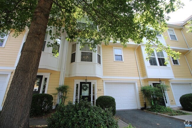 Building Photo - 106 Melbourne Park Circle Unit E Rental