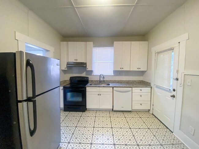 Photo - 2Bed/1Bath House for Rent! Available Now!