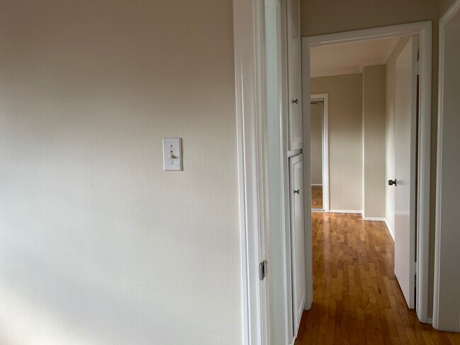 Photo - 714 Bay St Unit 4