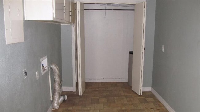 Photo - 2805 55th St