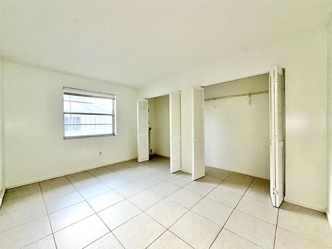 Photo - 800 NE 14th St