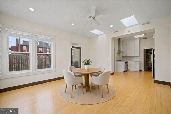 Photo - 415 William St